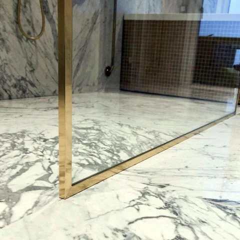 Duschvägg specialbeställd inredningsglas badrum Klintens Glas Nacka glasmäster